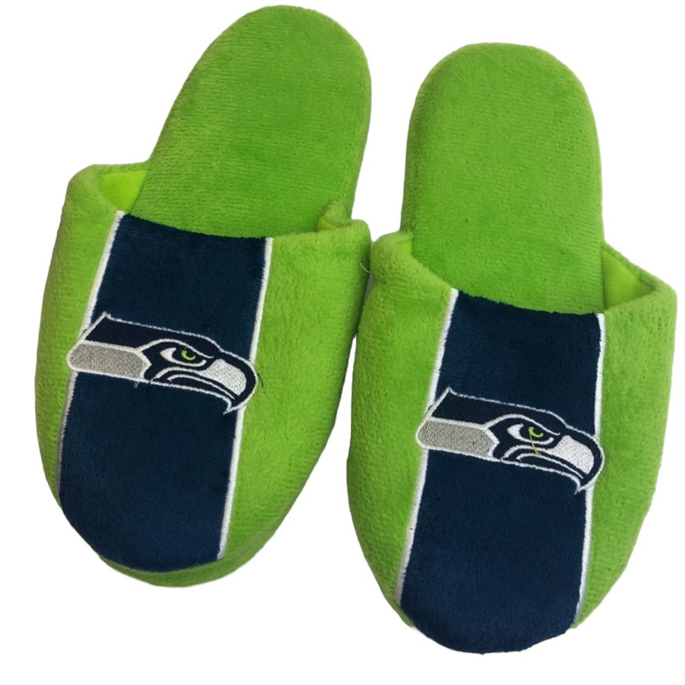 Seattle Seahawks NFL Medium Boys 3 to 4 Slip On Slippers Green Blue Logo